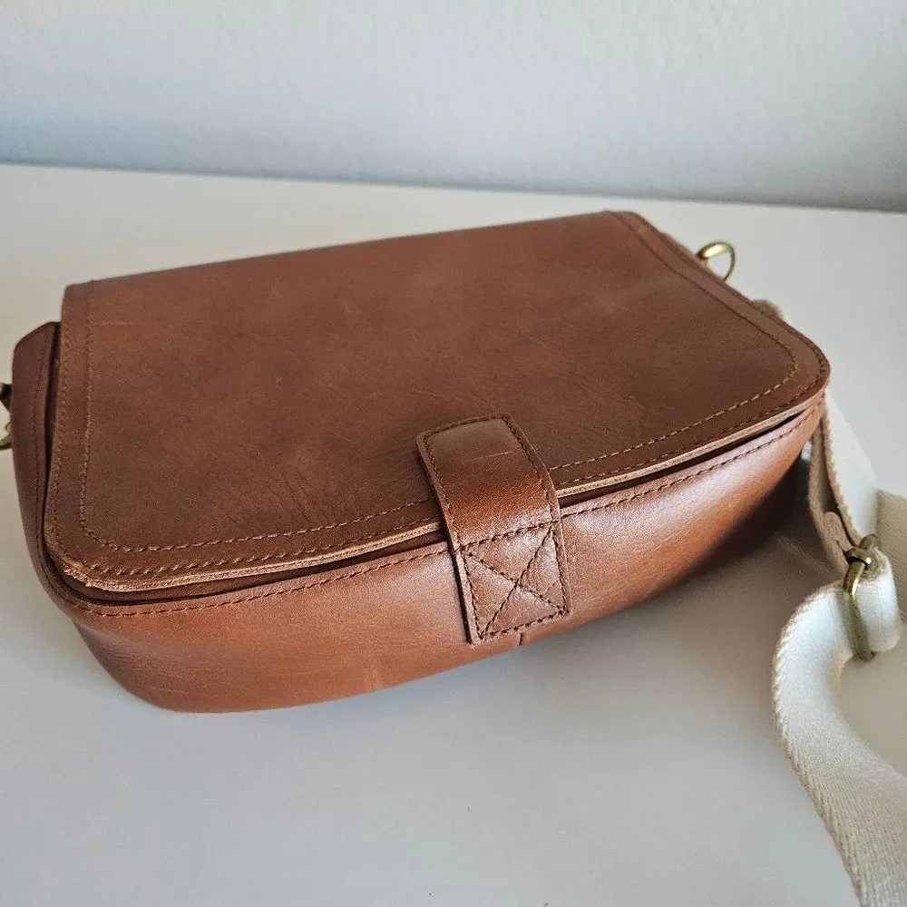 NWT Madewell The Transport Flap Shoulder Bag Leather in English Saddle Crossbody - Picture 7 of 11